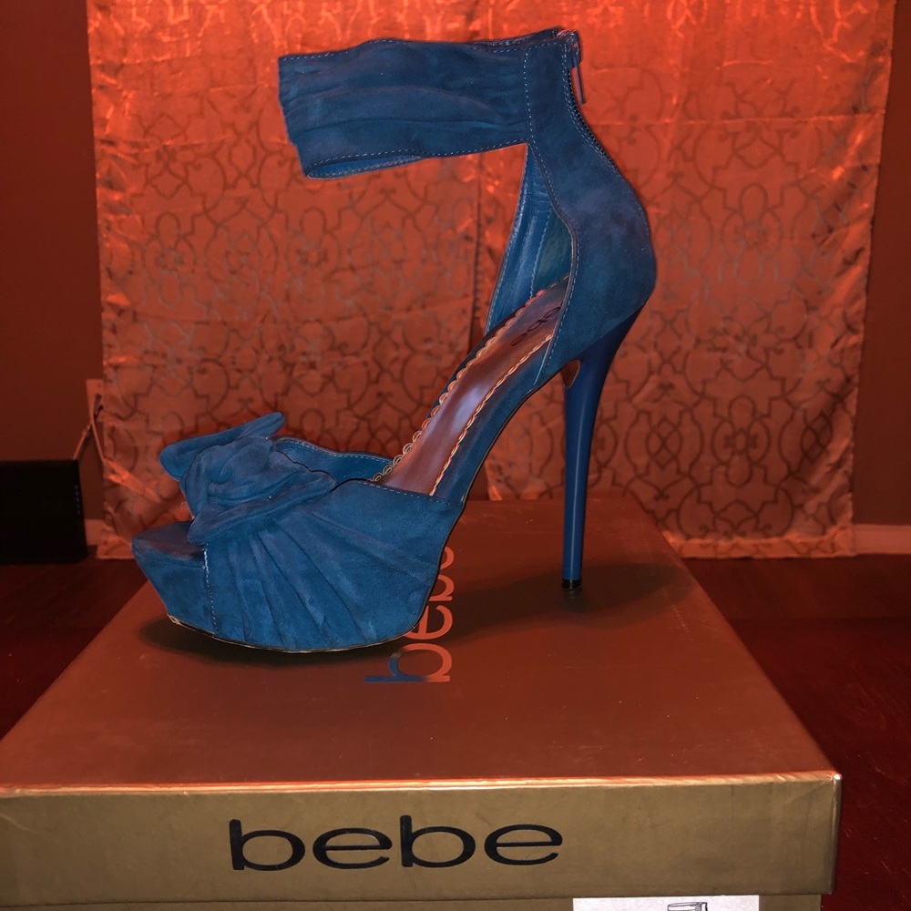 Size 10 Bebe heels
